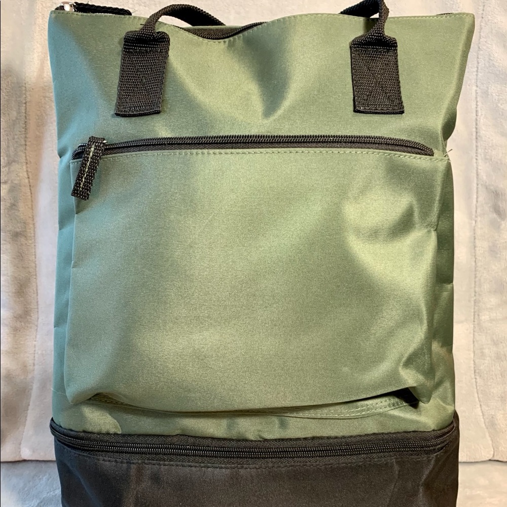 DSW Overnight Bag - Picture 3 of 7